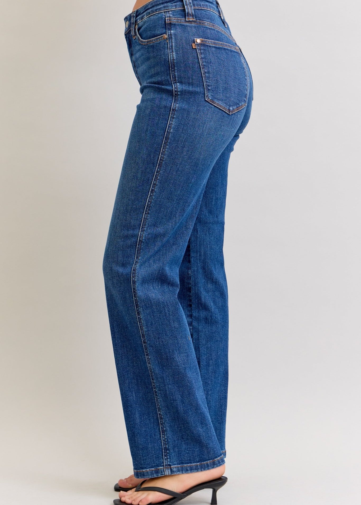 Judy Blue Tummy Control Bailey Straight Jean - The Nines