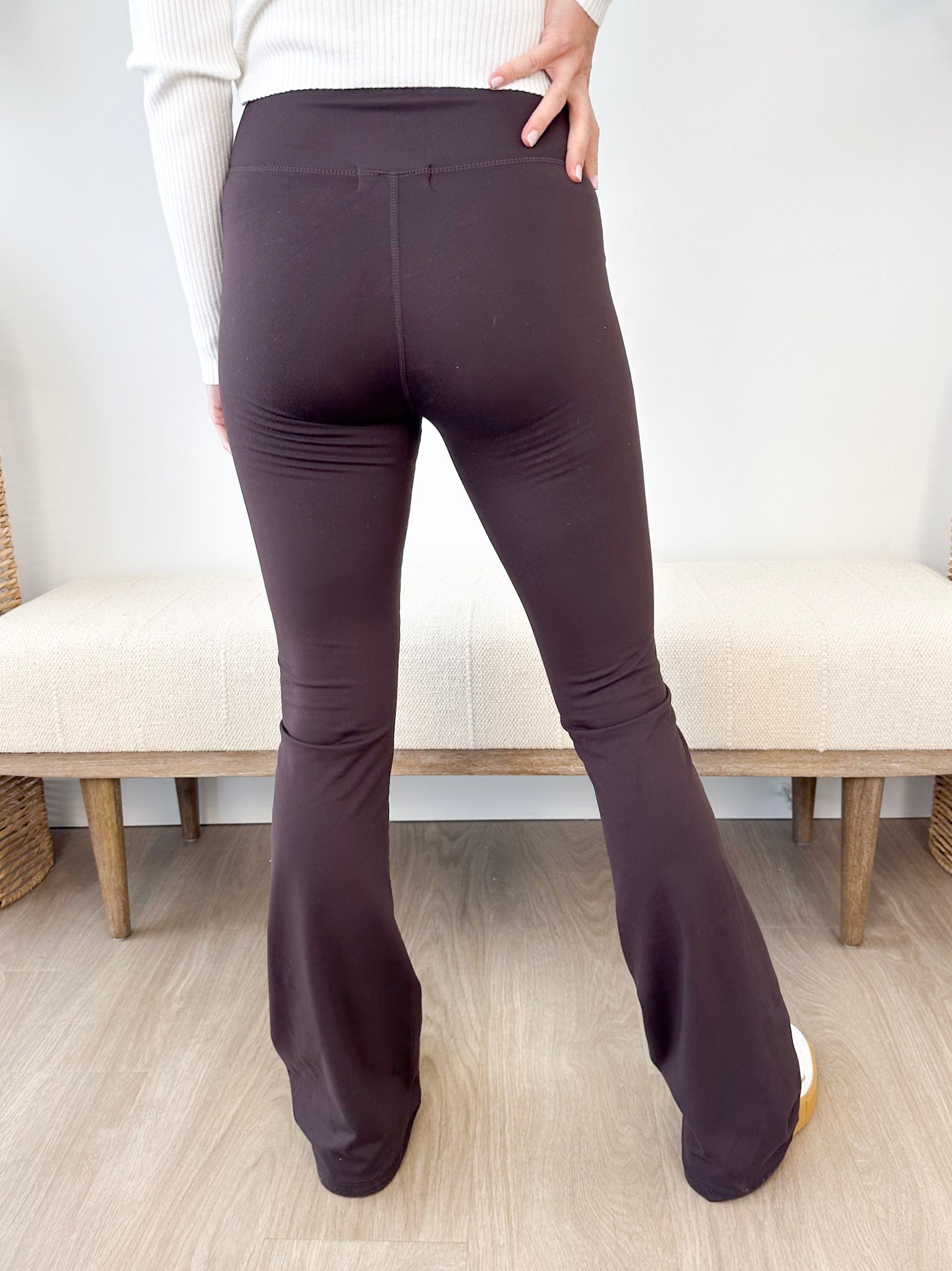 Venice Crossover Waist Yoga Pants - The Nines