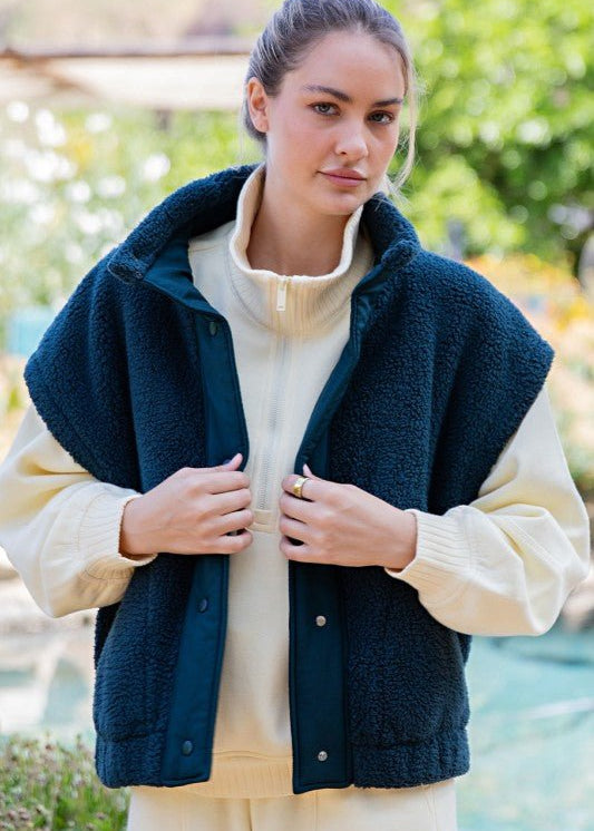 Sherpa Vest - 2 Colors! - The Nines