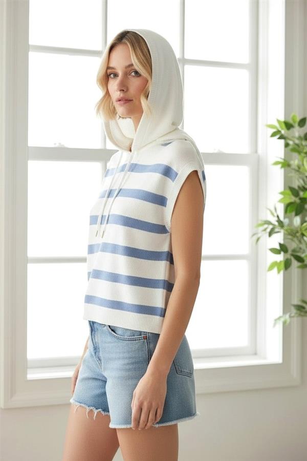 Chambray & Ivory Hoodie Short Sleeve Top - The Nines
