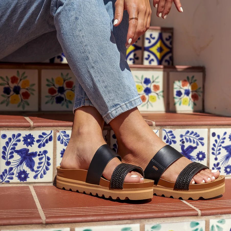 Reef Cushion Vista Hi Slide Sandal - Black - The Nines