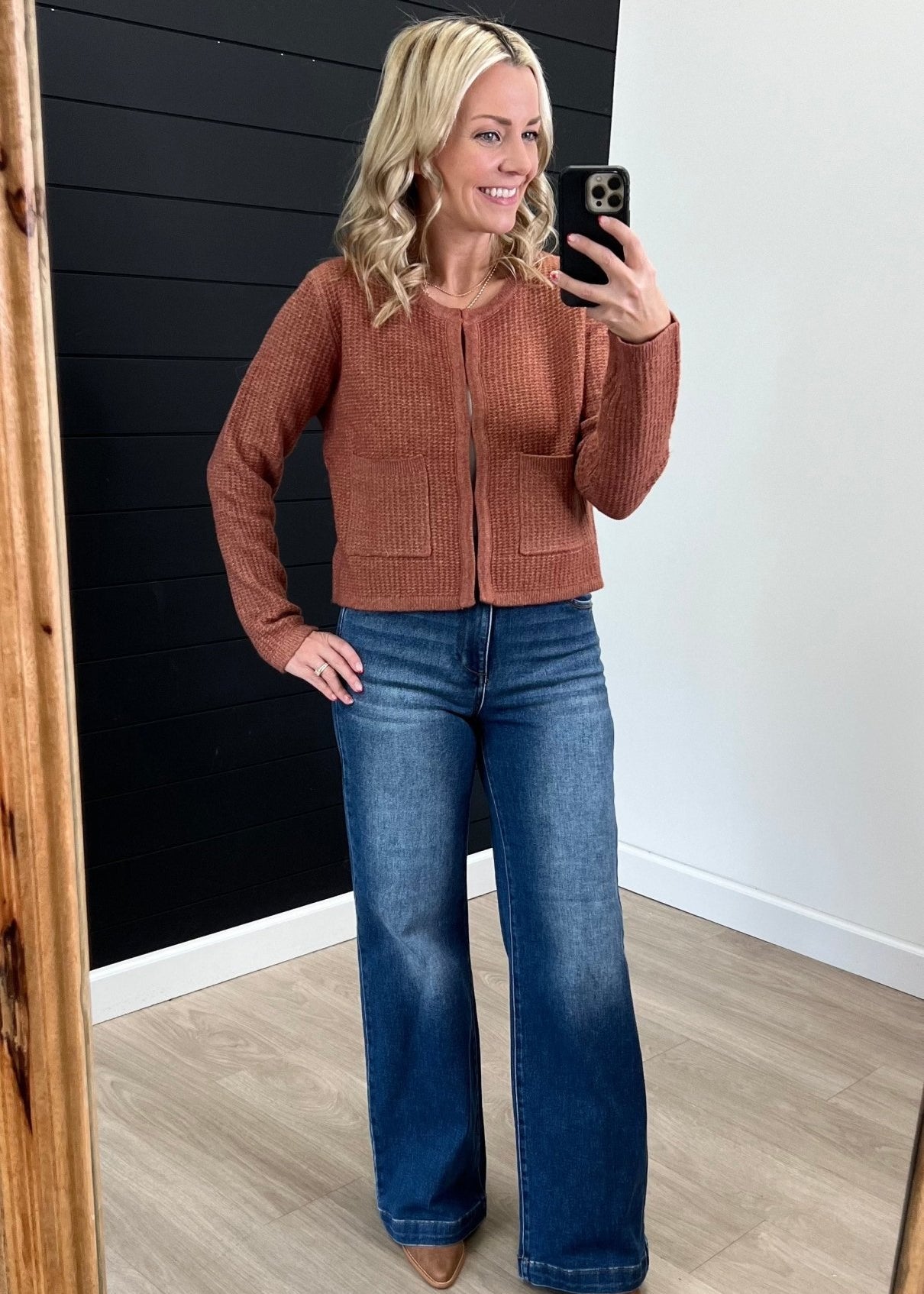 Rusty Keyhole Pocket Cardigan - The Nines