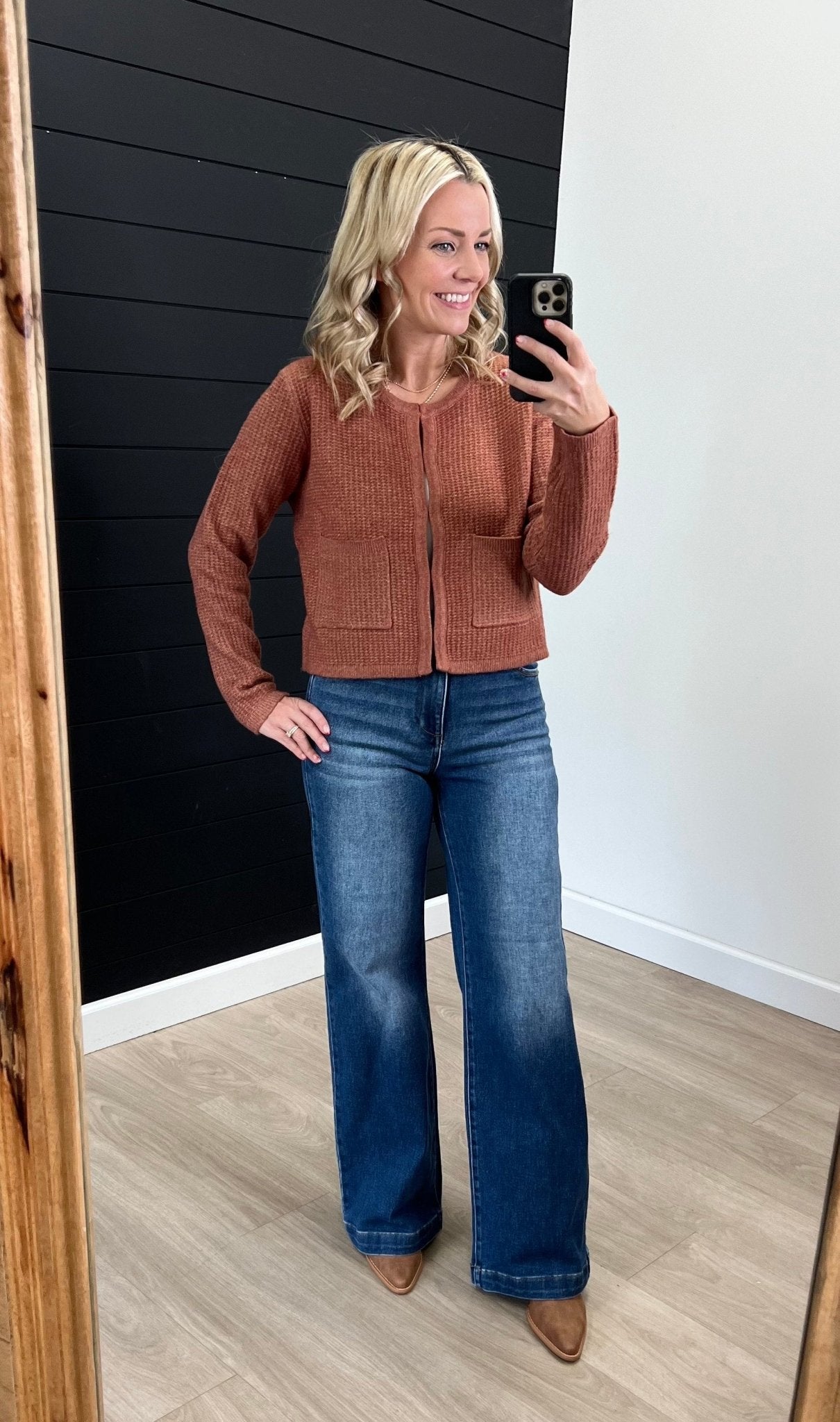 Rusty Keyhole Pocket Cardigan - The Nines