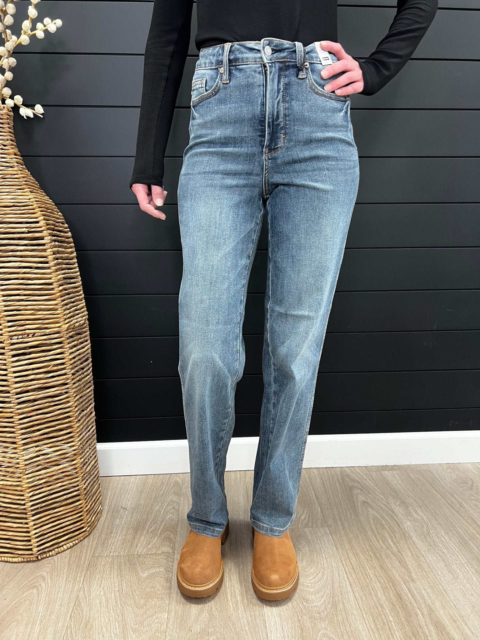 Judy Blue Classic Medium Wash Tummy Control Straight Jean - The Nines