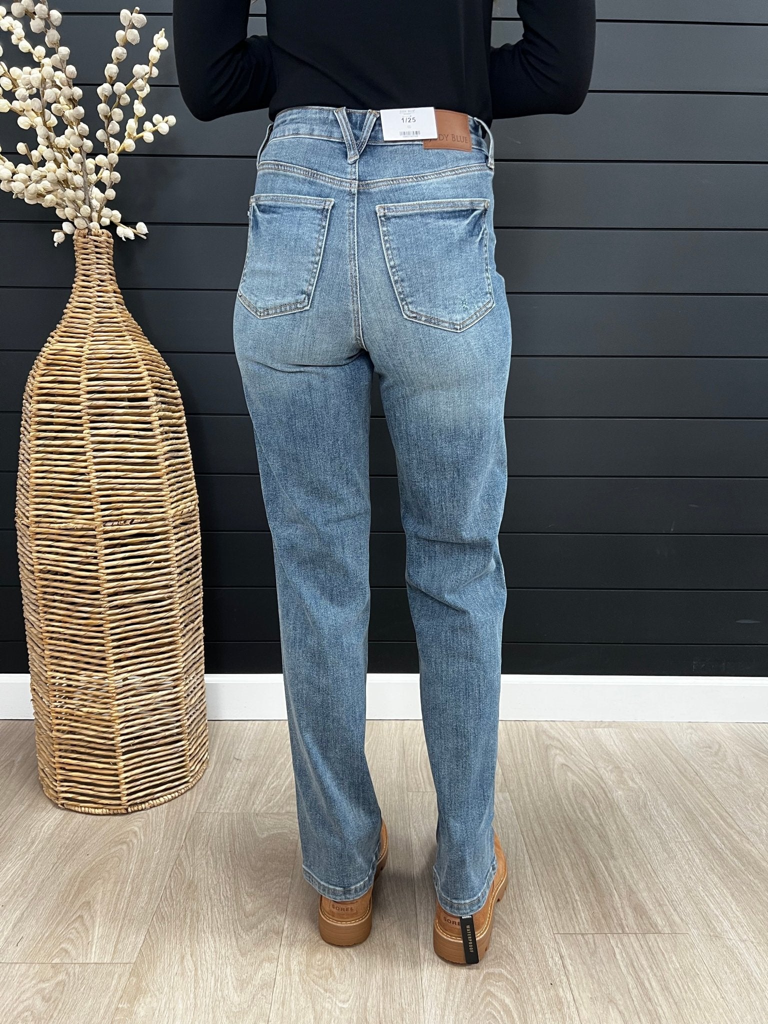 Judy Blue Classic Medium Wash Tummy Control Straight Jean - The Nines
