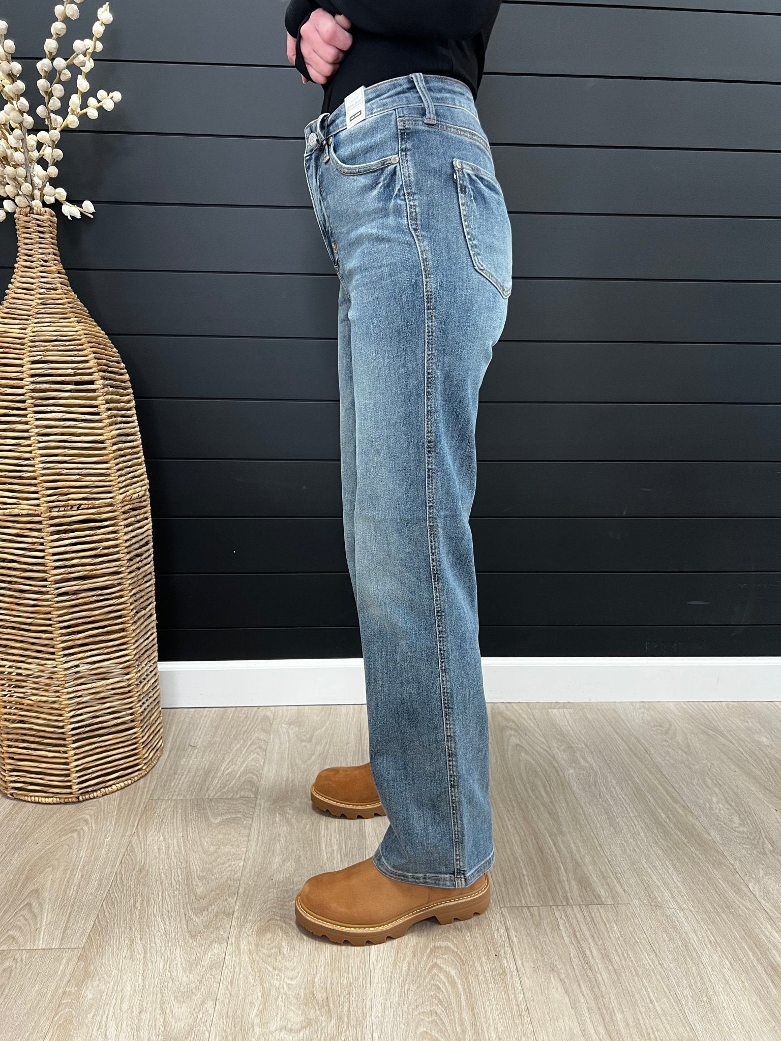 Judy Blue Classic Medium Wash Tummy Control Straight Jean - The Nines