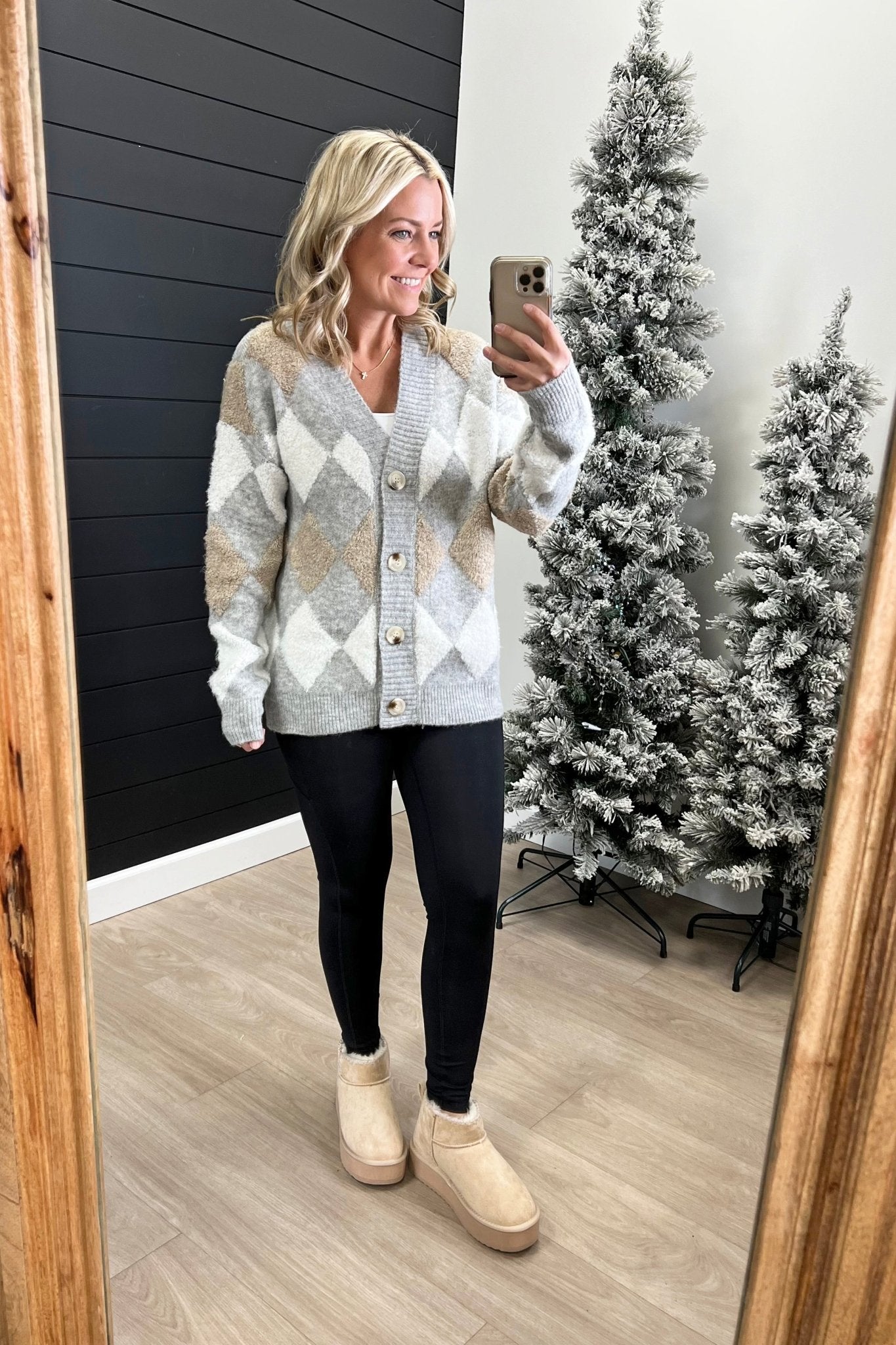 Diamond Pattern Sweater Cardigan - The Nines