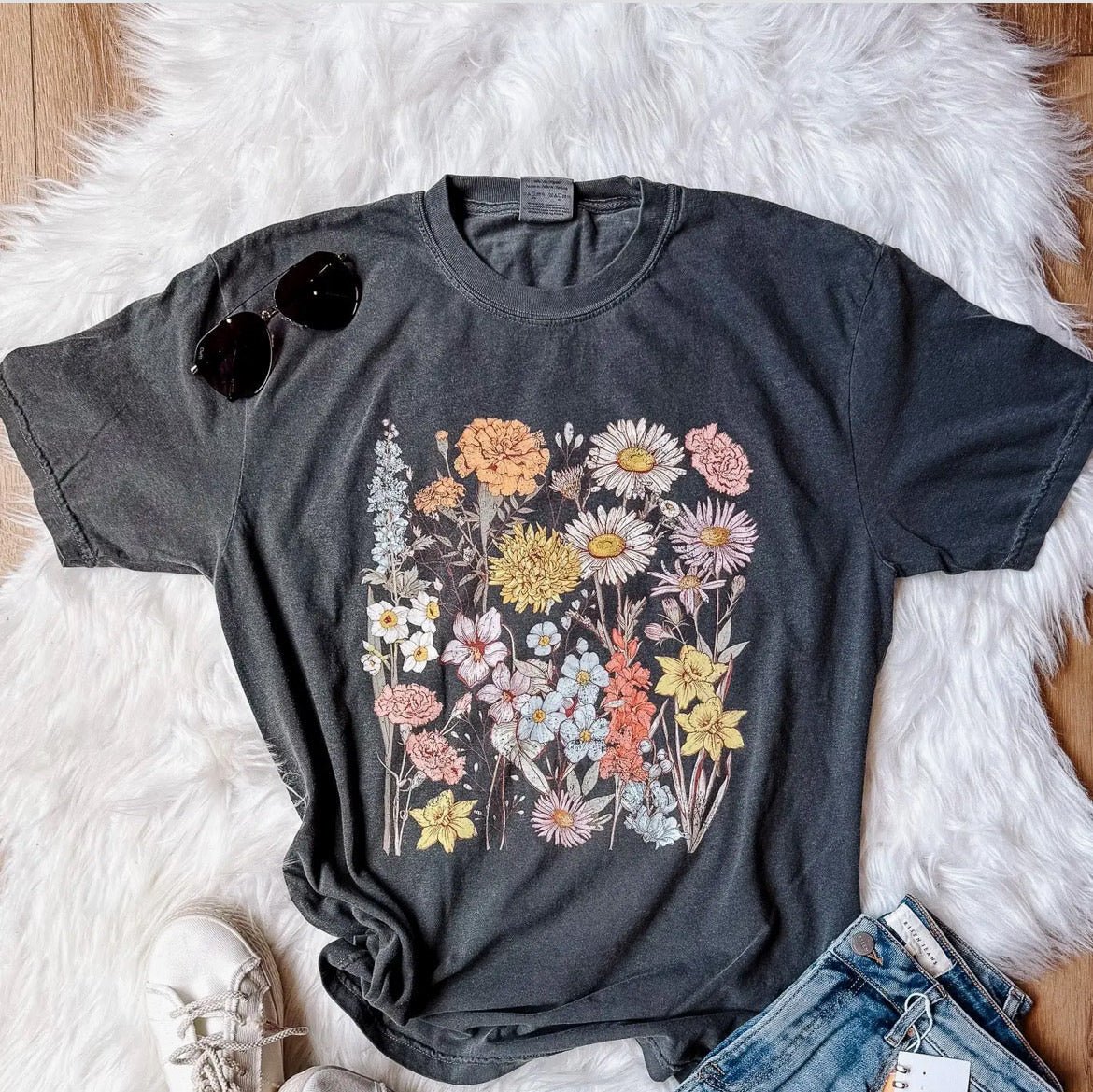 Vintage Wildflower Tee - The Nines