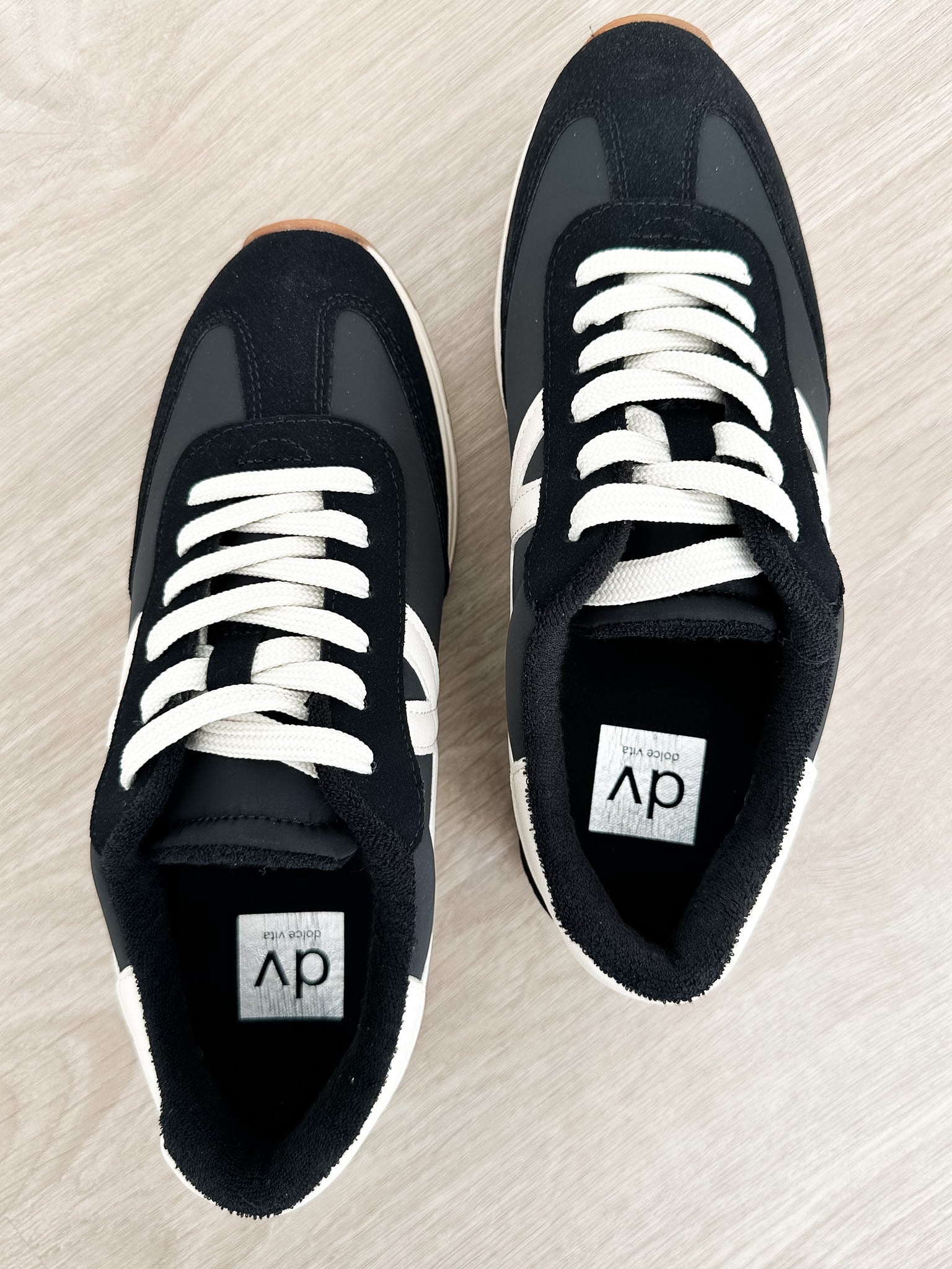 DV Joque Sneaker - The Nines