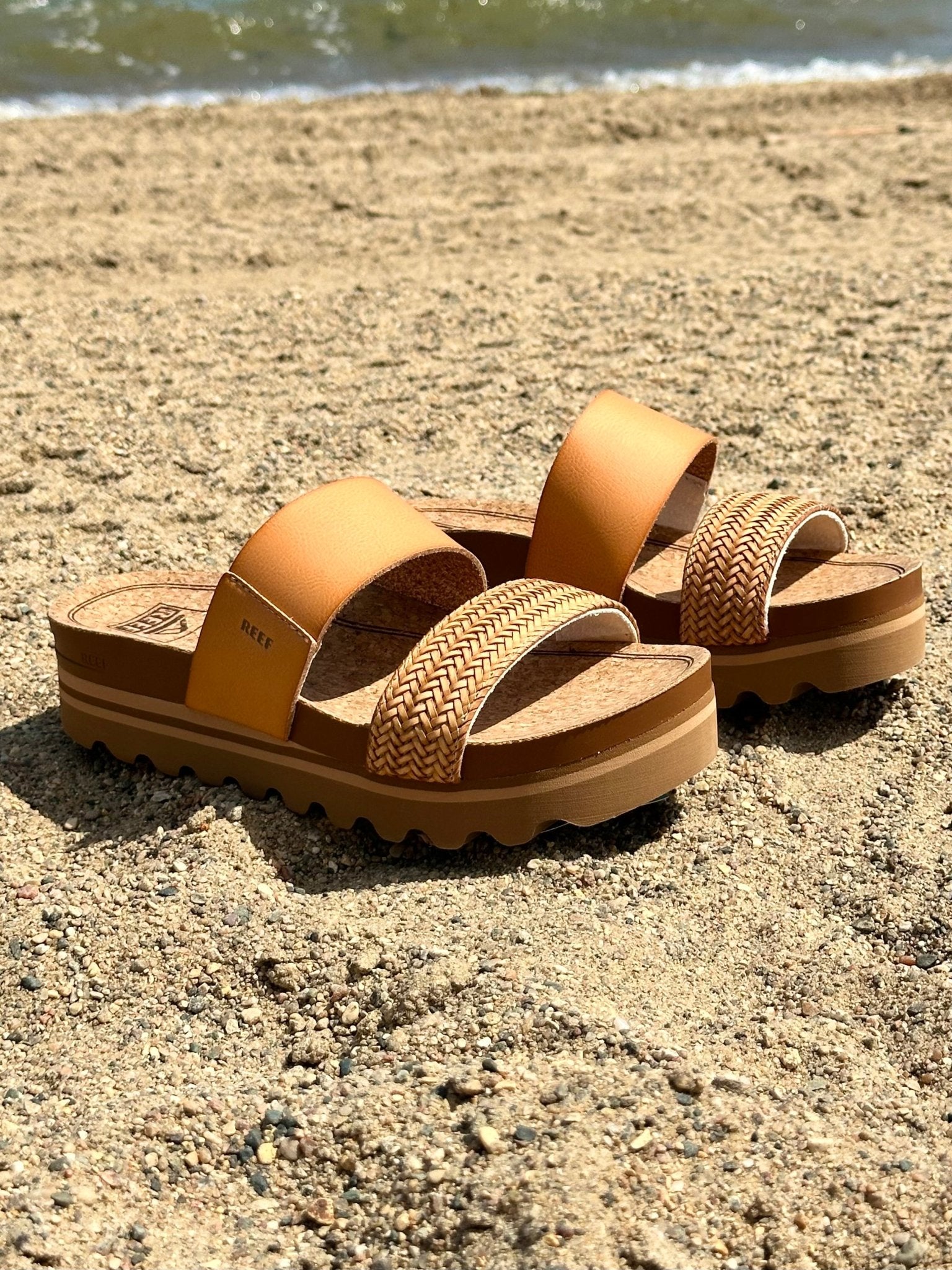 Reef Cushion Vista Hi Sandal - Natural - The Nines