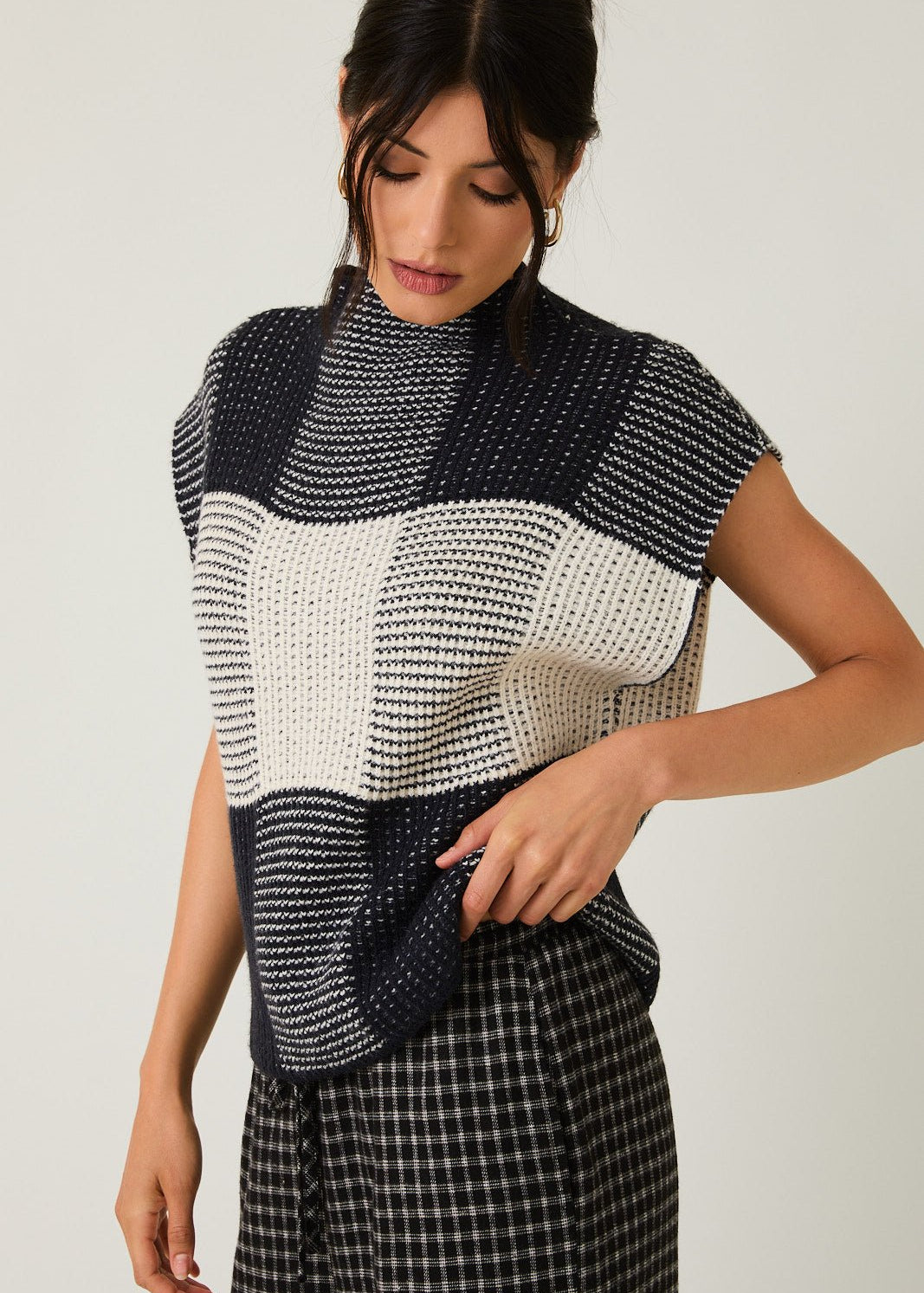 Black & Cream Plaid Sweater Top - The Nines